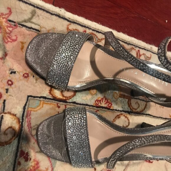Evening Silver Shoes - Picture 1 of 3